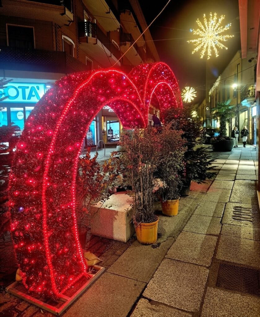 immagine di una via con un grosso cuore per festeggiare san valentino